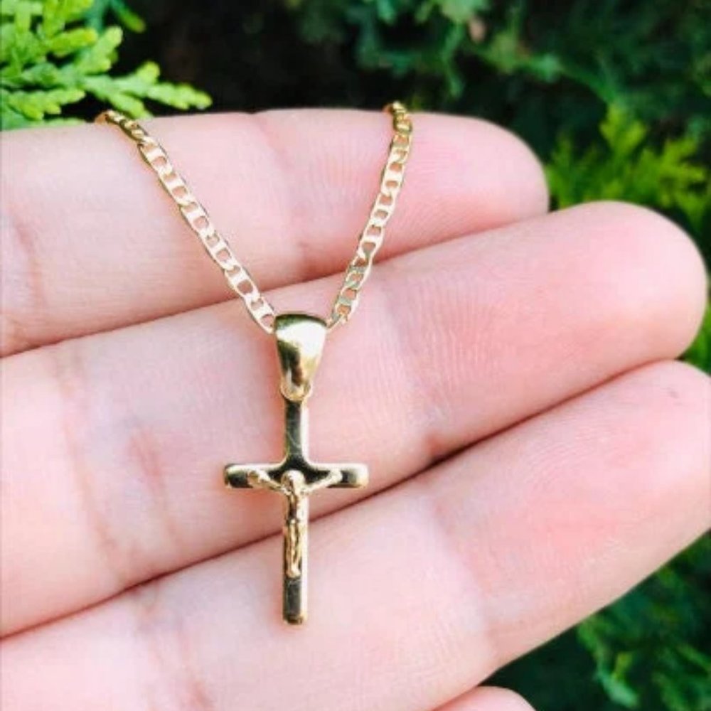 18K Gold Filled Cross Pendant Necklace Mariner Link Chain 19x11 Cadena de Cruz